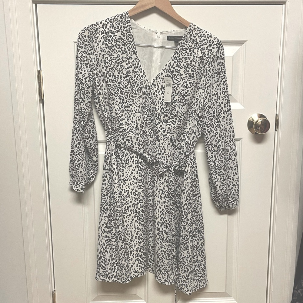 NWT Banana Republic black and white leopard print wrap dress with tie